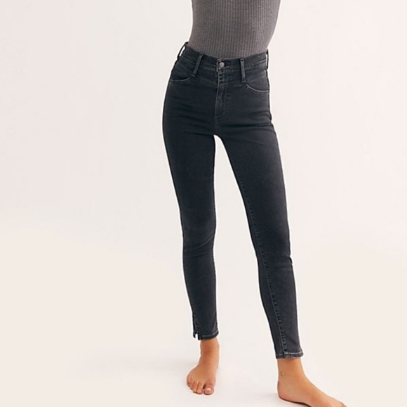 Levi's Denim - Levis mile-high booty jean Size 27 black wash